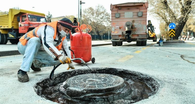 Büyükşehir harekete geçti, 9 bin baca kapağı yol seviyesine getiriliyor