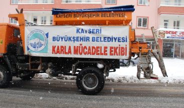 Büyükşehir’in 125 araç ve 273 personeli karla mücadele için hazır kıta