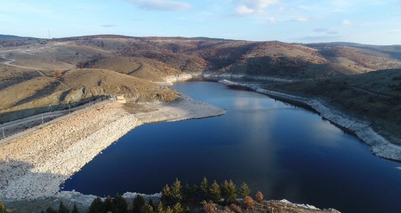 Çatören Baraj suyunun üçte bir azalması çiftçileri tedirgin ediyor