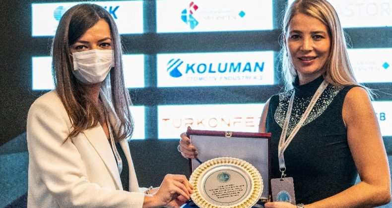 Çevikel, yılın en başarılı STK kadın başkanı ödülünü aldı