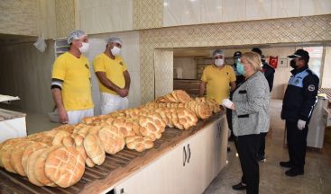 Ceyhan’da Fırın ve Market Çalışanlarına Maske Dağıtıldı