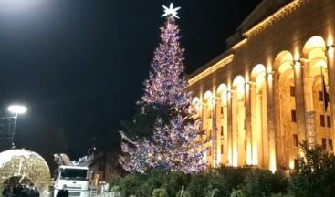 Covid-19 salgınına rağmen Gürcistan’da yeni yıl hazırlıkları sürüyor