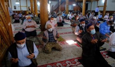 Cuma namazı sonrası yağmur duası edildi