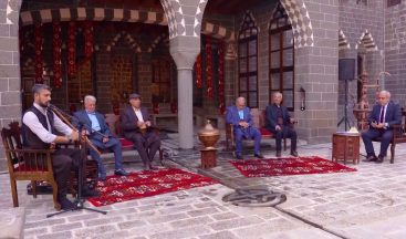 Dengbejler dijital konserle vatandaşların evine misafir oldu