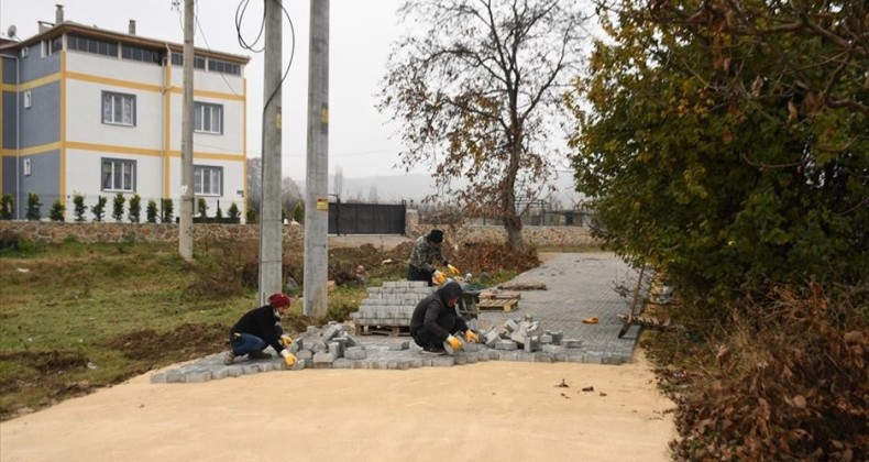İnegöl Deydinler’e Parke Taşı Döşeniyor