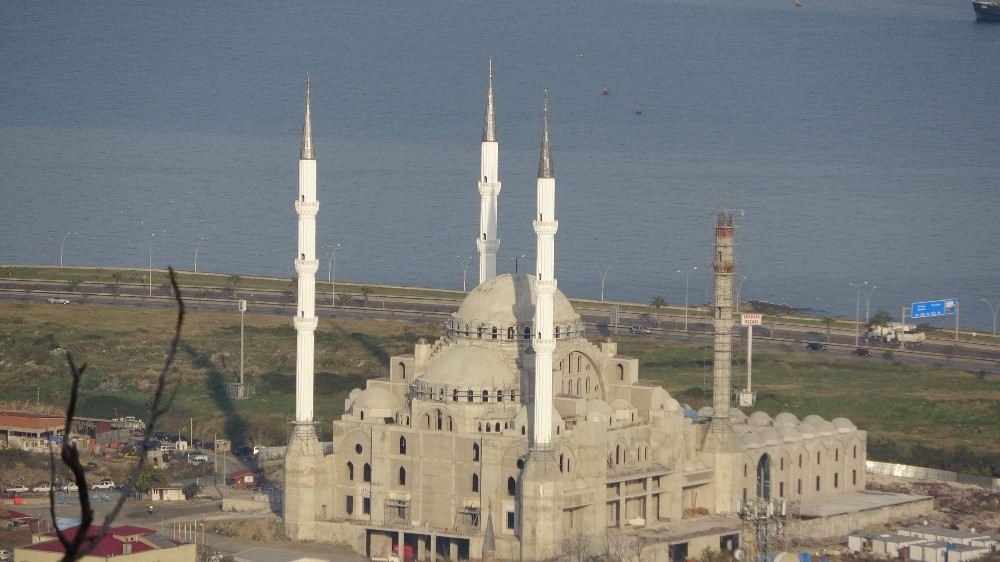 Doğu Karadeniz’in en büyük cami ve külliyesinin yüzde 65’lik bölümü tamamlandı