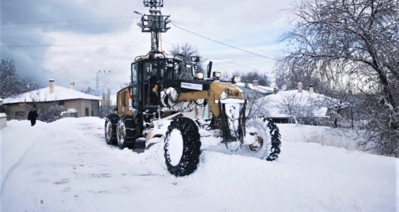 Edremit’te karla mücadele çalışması