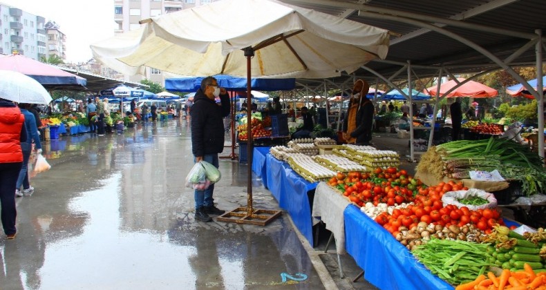 Efeler’de semt pazarlarının günü değişti