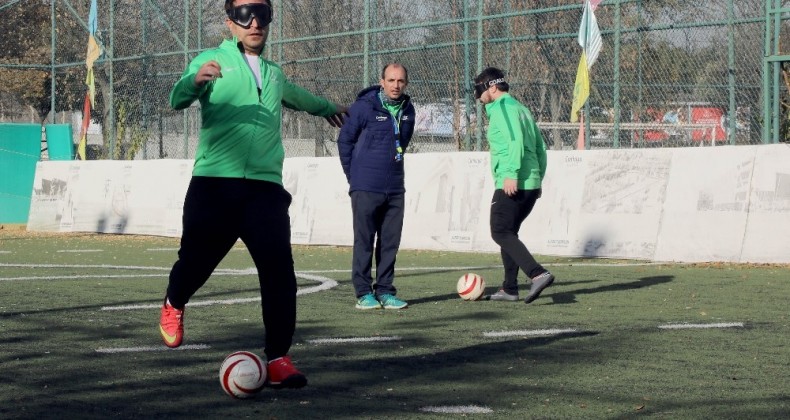 Engelli sporcular Maradona’lı formayla mesaj verdi