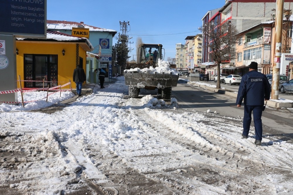Erciş Belediyesinden kar seferberliği