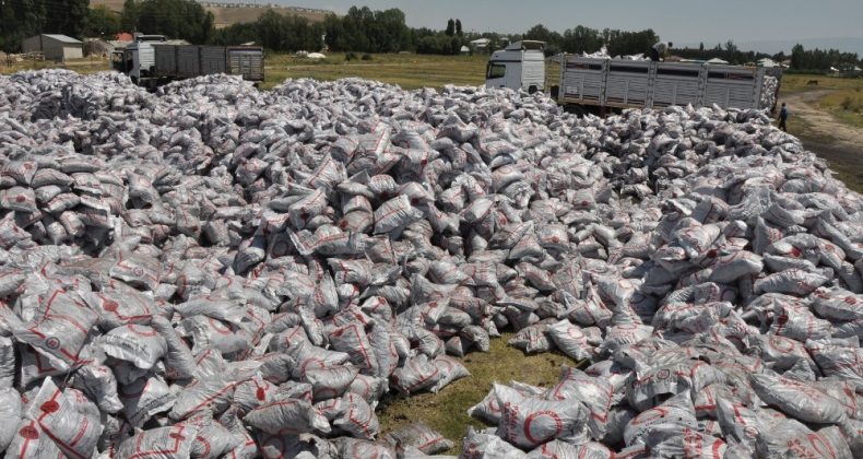Erciş’te 24 bin aileye 32 bin ton kömür yardımı