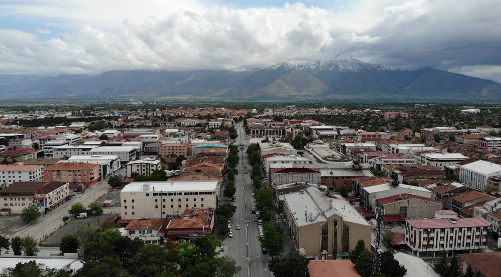 Erzincan’da cadde ve sokaklar sessizliğe büründü
