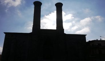 Erzurum caddeleri boş ve sessiz kaldı