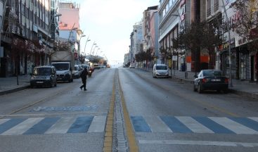 Erzurum’da sokağa çıkma kısıtlamasının ikinci gününde caddeler boş kaldı