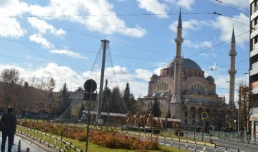 Eskişehir’de güneş yazdan kalma bir gün yaşattı