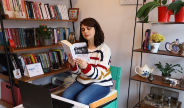 Evde kal, kitaplara ses ver