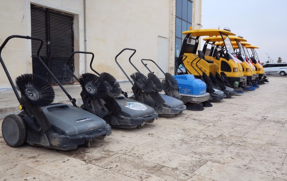 Eyyübiye Belediyesi temizlik filosuna 5 yeni araç kattı
