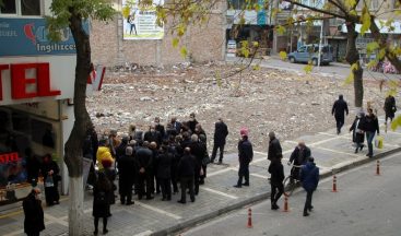 Fuzuli Caddesi’ndeki depremzedelerin sıkıntıları çözülüyor