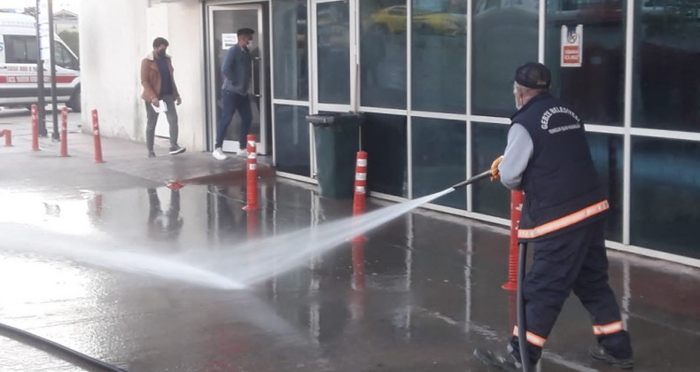 Gebze’de sokakları kısıtlamada baştan sona temizleniyor