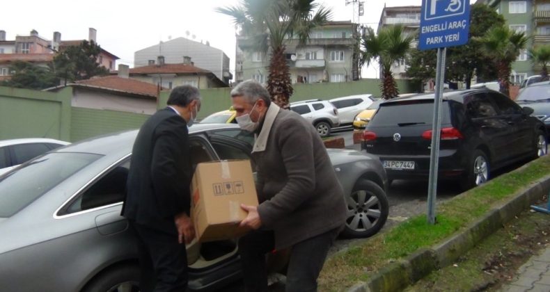 İhtiyaç sahipleri için Kızılay’a 25 koli gıda yardımı yaptı