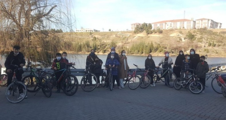 İlkokulda ’Sosyal mesafeli’ bisiklet turu