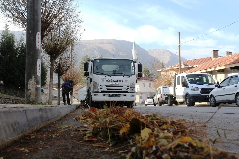 İnönü Belediyesi sonbahar temizliği çalışmalarını sürdürüyor