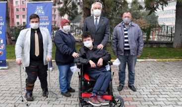 Isparta Belediyesi yürüme engellilere 100 adet akülü tekerlekli sandalye hediye etti