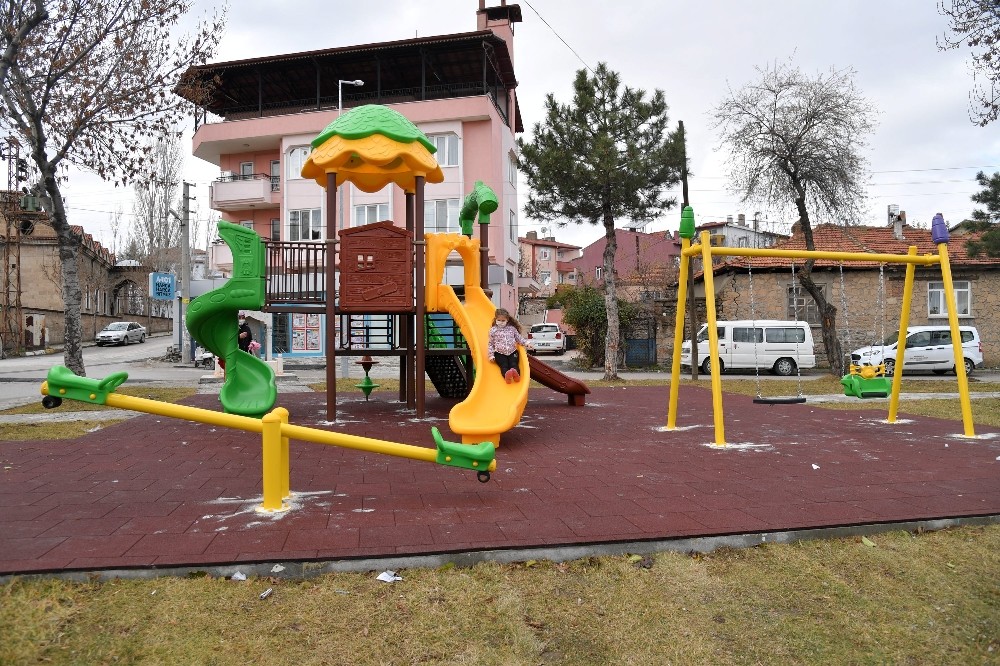 Isparta’da 42 parka yeni çocuk oyun alanı kuruluyor