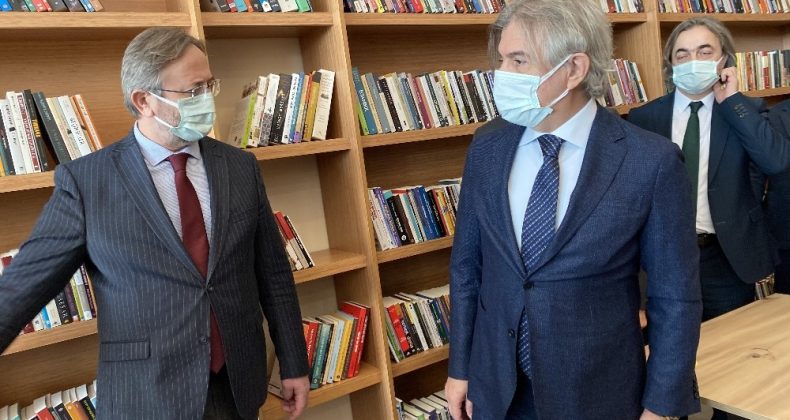 İstanbul’un 2’nci AVM kütüphanesi açıldı