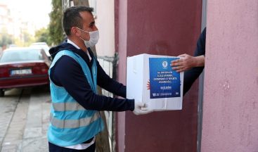 İşyeri kapatan esnaf ve çalışanına gıda kolisi yardımı