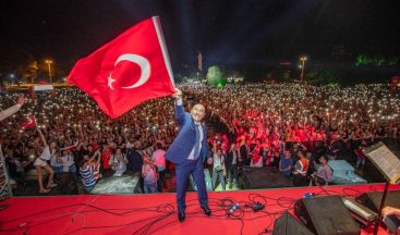 İzmir Büyükşehir Belediyesinden 100. Yıl Marşı için yarışma