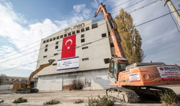 İzmir’in kalbinde kentsel dönüşüm için ilk yıkım