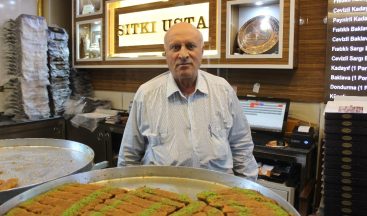 Kadayıfçı Sıtkı Usta’dan evlere paket hizmeti
