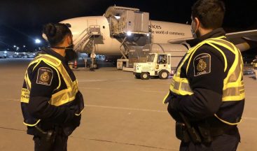 Kanada’ya, Covid-19 aşılarının ilk dozları ulaştı