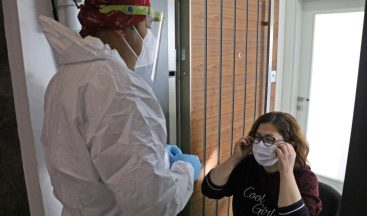 Kapı kapı dolaşıp vaka sayısını yarıya düşürdüler