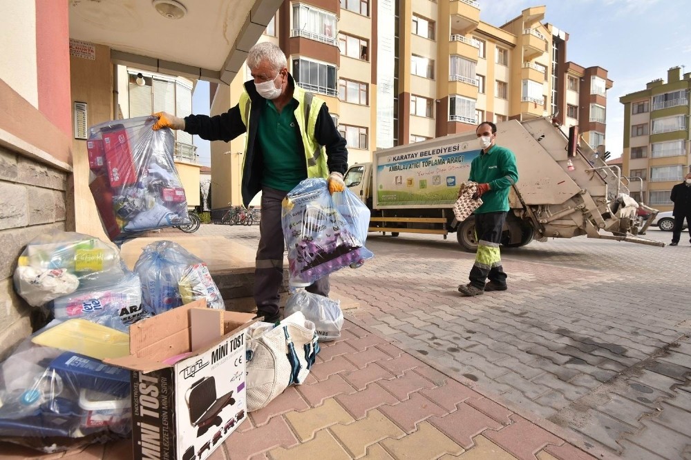 Karatay Belediyesi “Geleceğini Çöpe Atma” projesini sürdürüyor