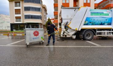 Karesi’de çöp konteynırları düzenli olarak yıkanıp dezenfekte ediliyor