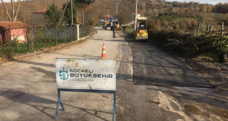 Kent genelindeki yollar bakımdan geçiyor