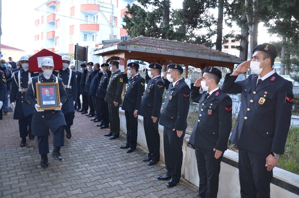 Kıbrıs gazisi emekli general son yolculuğuna uğurlandı