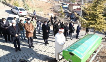 Kimsesizi son yolculuğuna protokol uğurladı