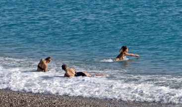 Kısıtlama turistlere yaradı, dünyaca ünlü sahil onlara kaldı