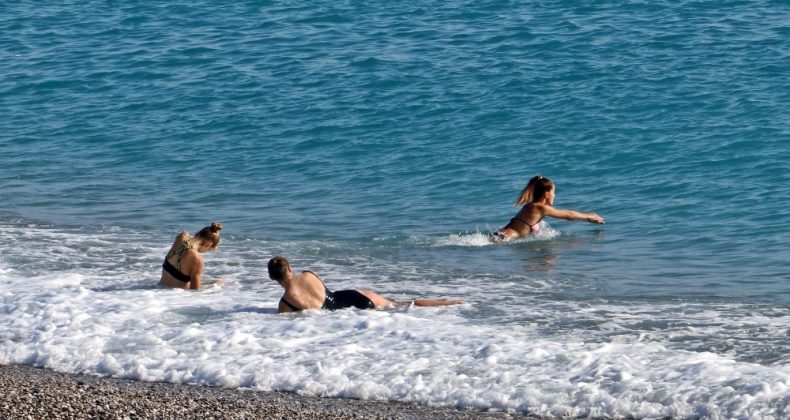 Kısıtlama turistlere yaradı, dünyaca ünlü sahil onlara kaldı