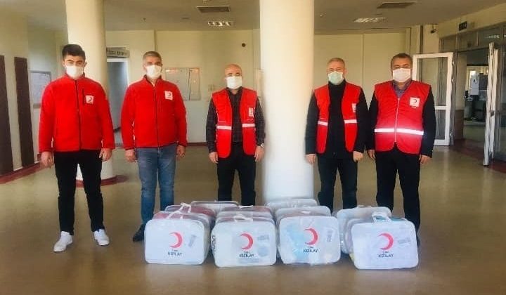 Kızılay’dan Kurtalan’da yardıma muhtaç ailelere yardım