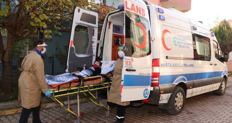 Kocaeli’de yatalak hastalara 19 yıldır ücretsiz nakil hizmet veriliyor