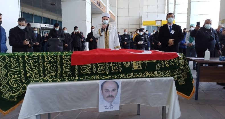 Koronadan ölen hastane personeli için tören