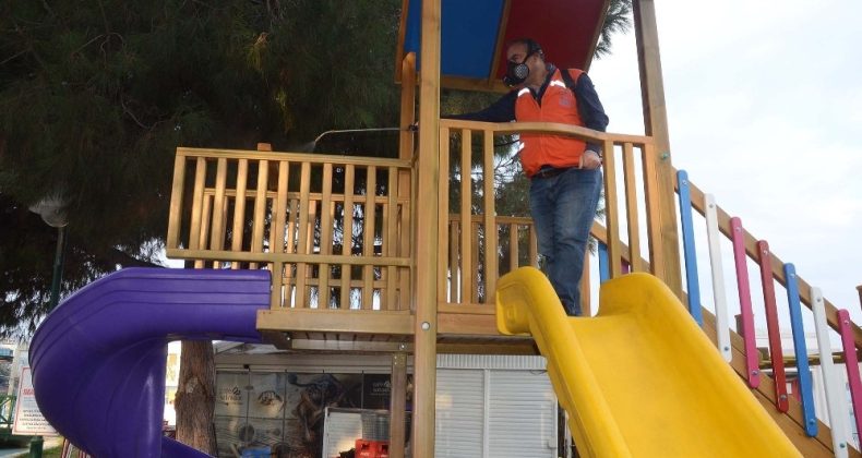 Kuşadası’nın Parklarında Koronavirüs Önlemi