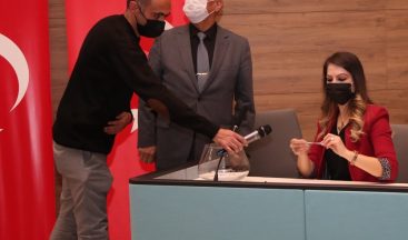 Kütahya Belediyesi’ne alınan 12 işçi için noter huzurunda kura