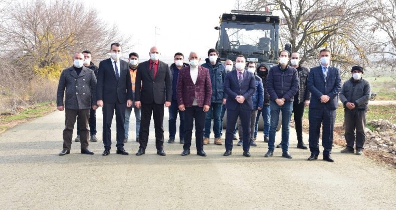 Manisa Büyükşehir’in beton yol imalatları devam ediyor