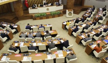 Mehmet Hacıarifoğlu: “Başkan Böcek yakında aramıza dönecek”