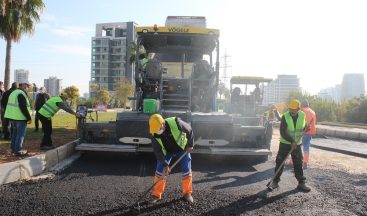 Mersin Büyükşehir Belediyesi, 34. Cadde’de asfalt çalışması yapıyor